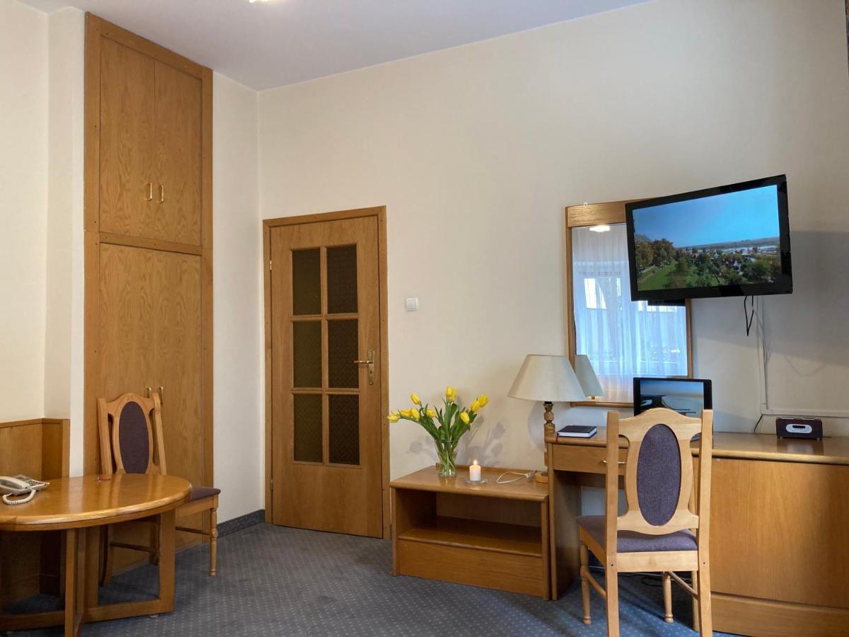 Karat Bed & Breakfast Varşova Dış mekan fotoğraf