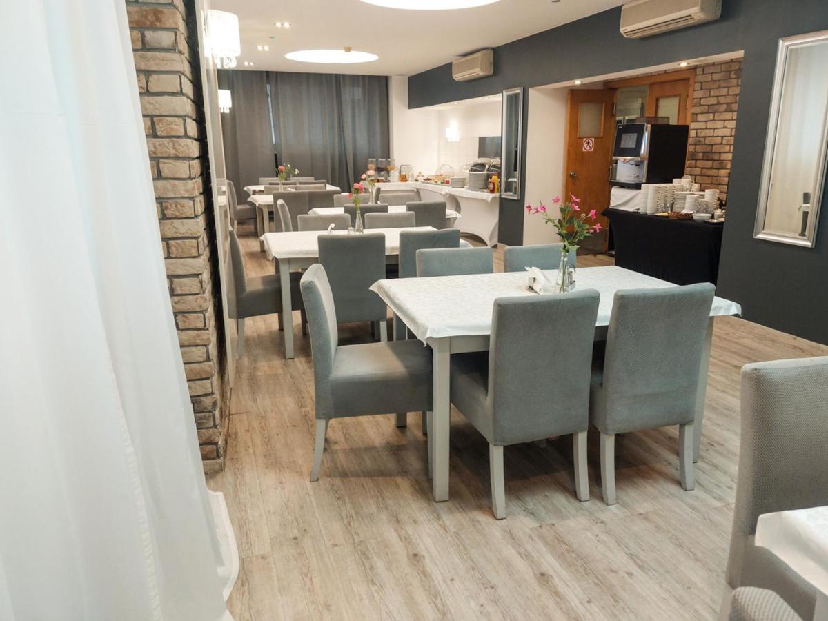 Karat Bed & Breakfast Varşova Dış mekan fotoğraf