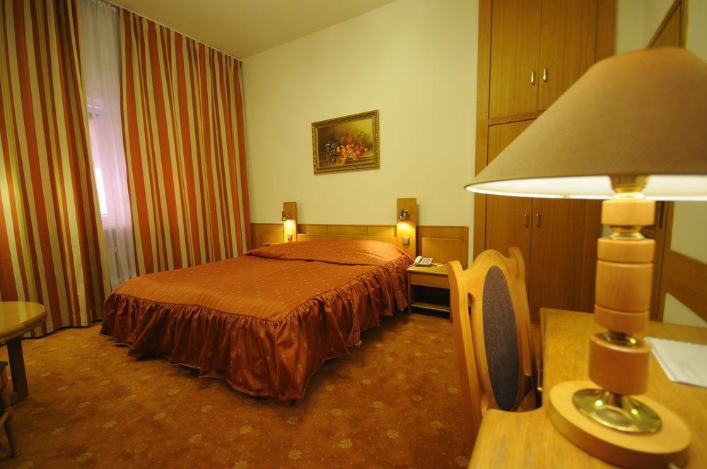 Karat Bed & Breakfast Varşova Dış mekan fotoğraf