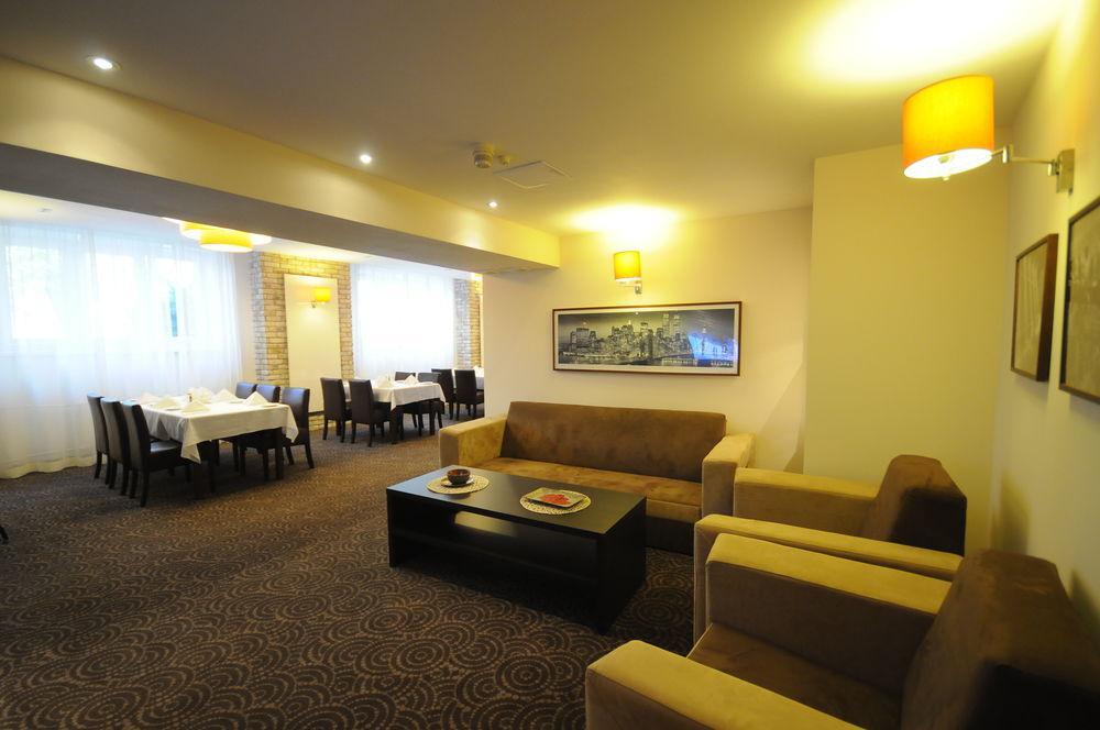 Karat Bed & Breakfast Varşova Dış mekan fotoğraf